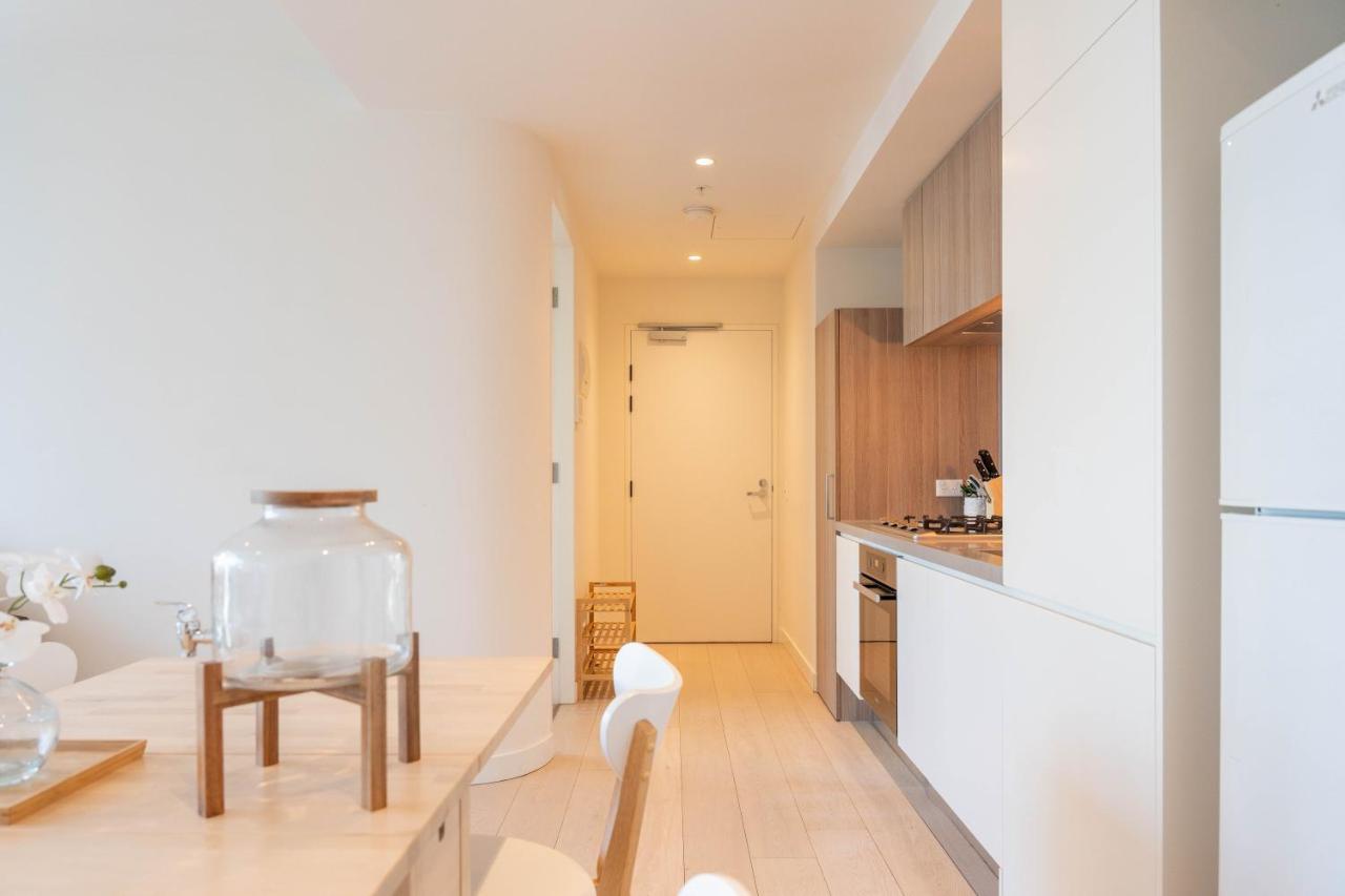 Apartamento Cozy & Spacious 2B2B Apt In Cbd Melburne Exterior foto